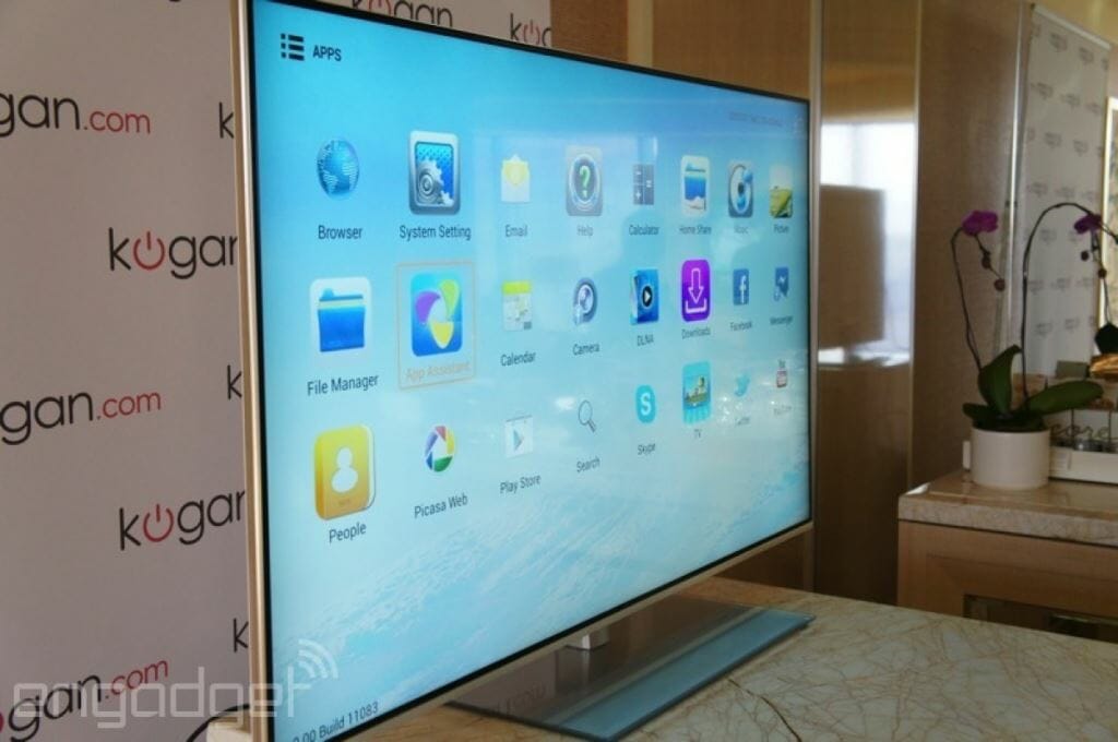 Kogan Ultra HD TV mit 55 Zoll von der Seite