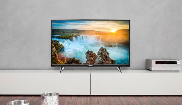 Aldi Süd & Nord bieten den 4K Fernseher Medion X18112 mit 55 Zoll ab dem 26. Oktober 2017 für 499 Euro an