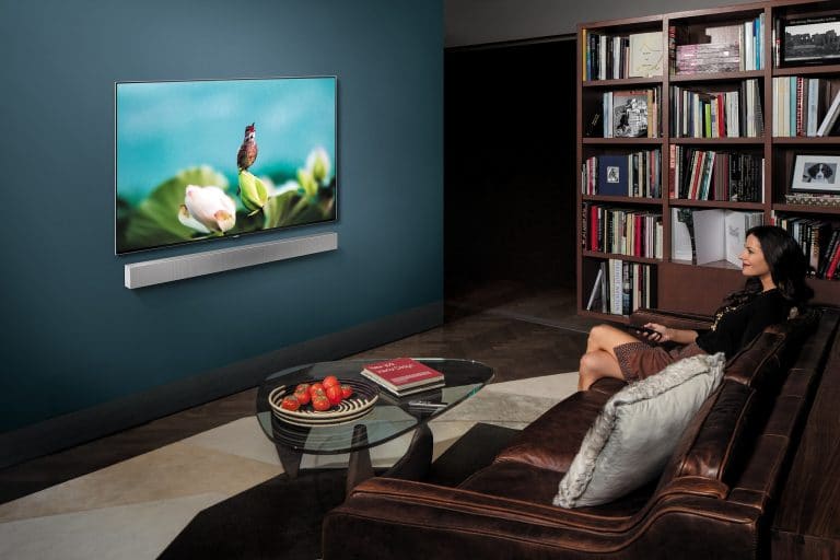Samsung NW700: Schlanke Soundbar mit integriertem Subwoofer auf der CES 2018
