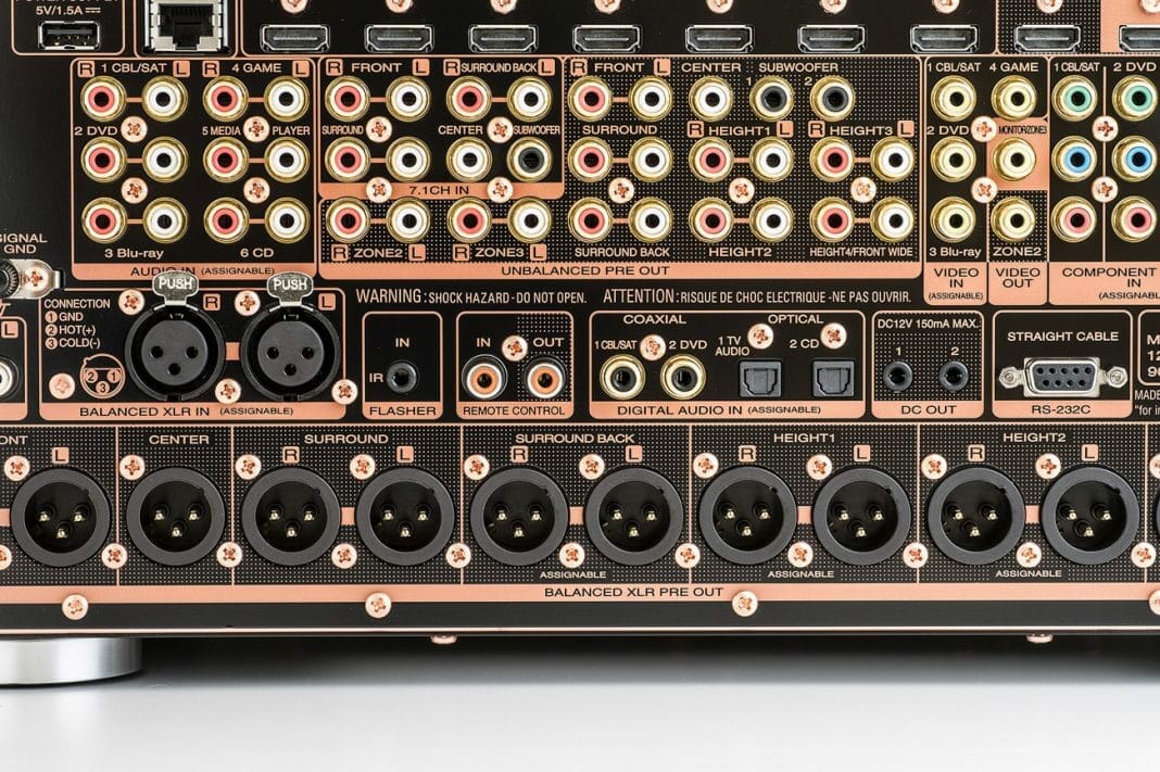 Insgesamt 15.1 XLR-Anschl&uuml;sse sind vorhanden