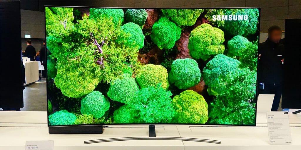 Die Q8CN (curved) und Q8FN (flach) QLED Fernseher mit neuer One Connect Box & HDR10+