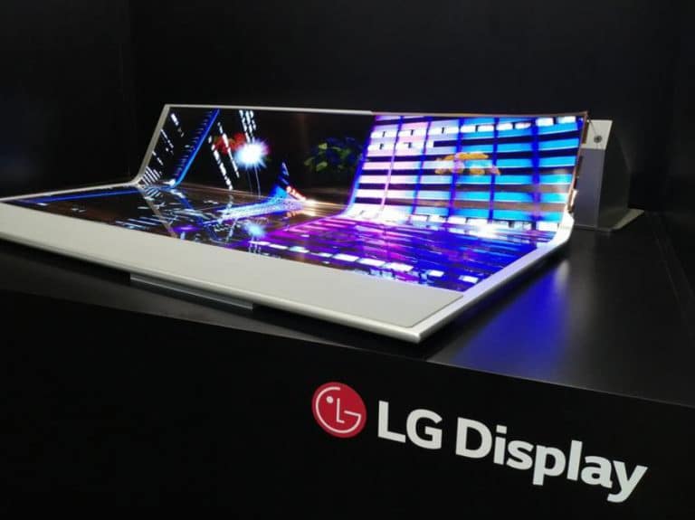 Knickt nicht ein: LG zeigt transparenten, flexiblen 4K-OLED mit 77 Zoll auf der Display Week