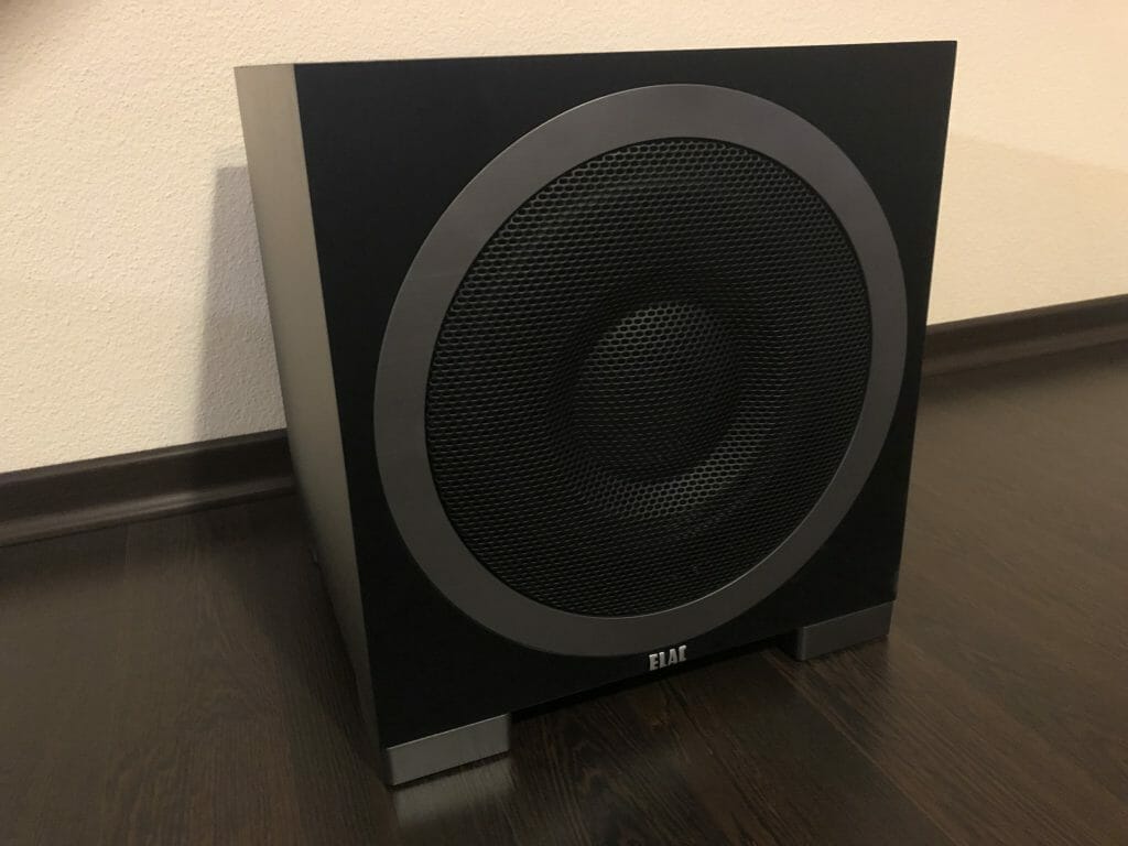 Im Lieferumfang enthalten, der ELAC S10EQ Subwoofer