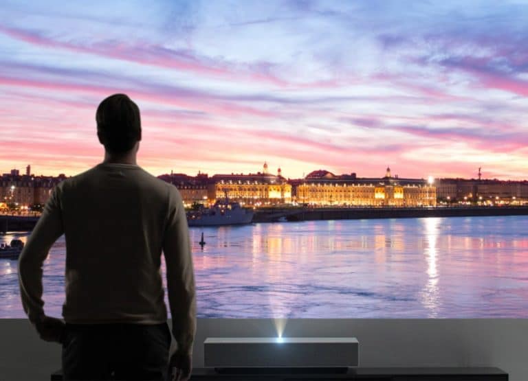 LG präsentiert neuen CINEBEAM Laser 4K Kurzdistanz-Projektor auf der CES 2019