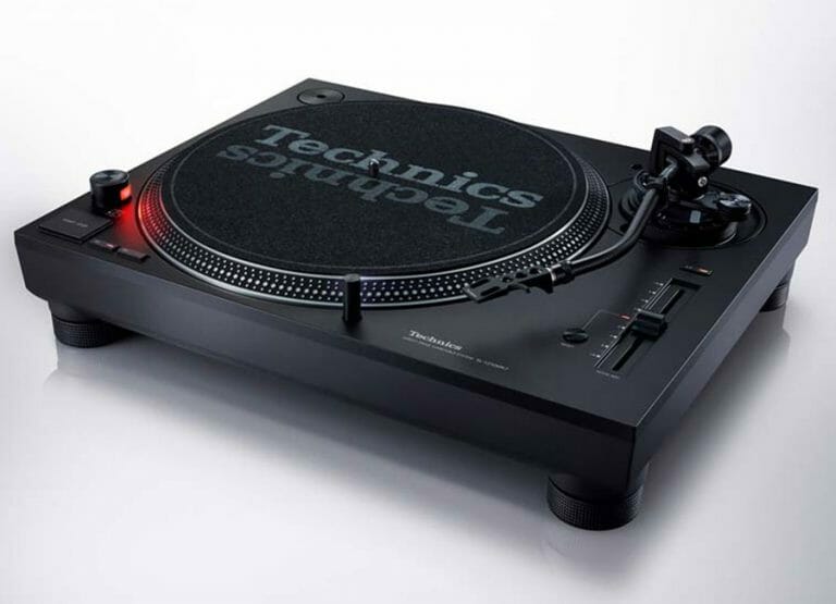 Technics Neuheiten von der CES: Plattenspieler und Netzwerk/Super Audio CD-Player