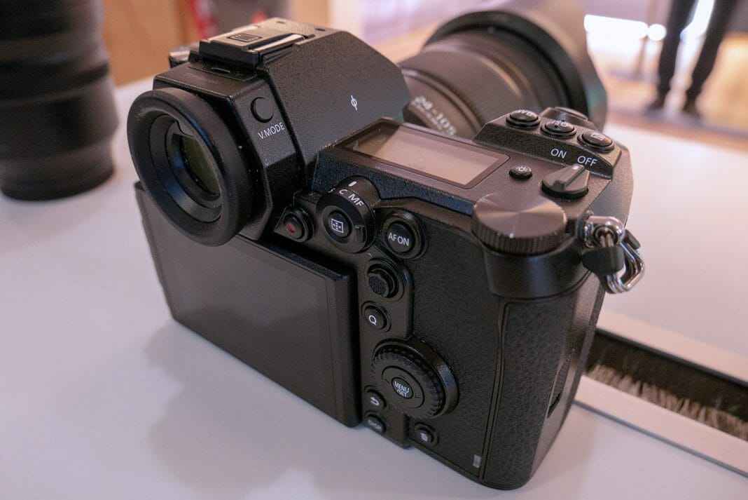 DC-S1R Kamera R&uuml;ckseite