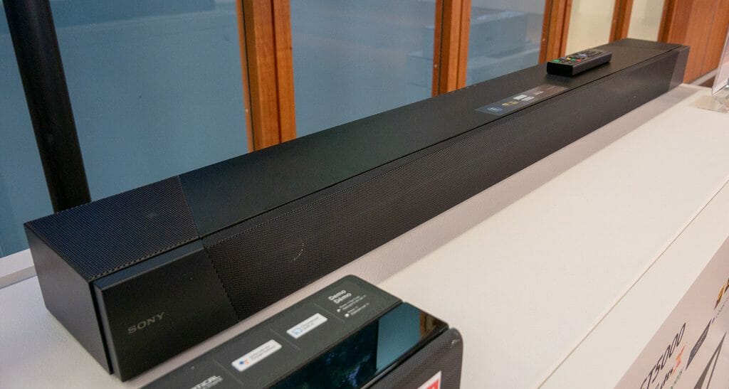 Der HT-ST5000 Dolby Atmos-Soundbar mit externem Subwoofer kostet stolze 1.499 Euro!