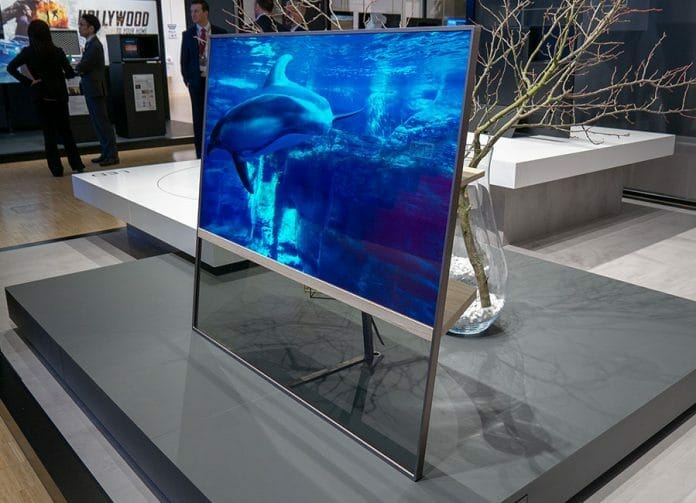 Der transparente OLED TV war einer der heimlichen Starts der Panasonic Convention 2019
