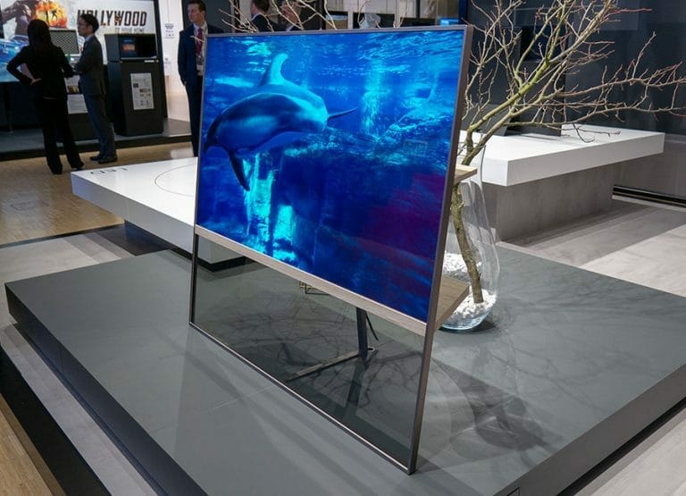 Zukunftsmusik bei Panasonic: Transparenter OLED TV auf der Convention 2019