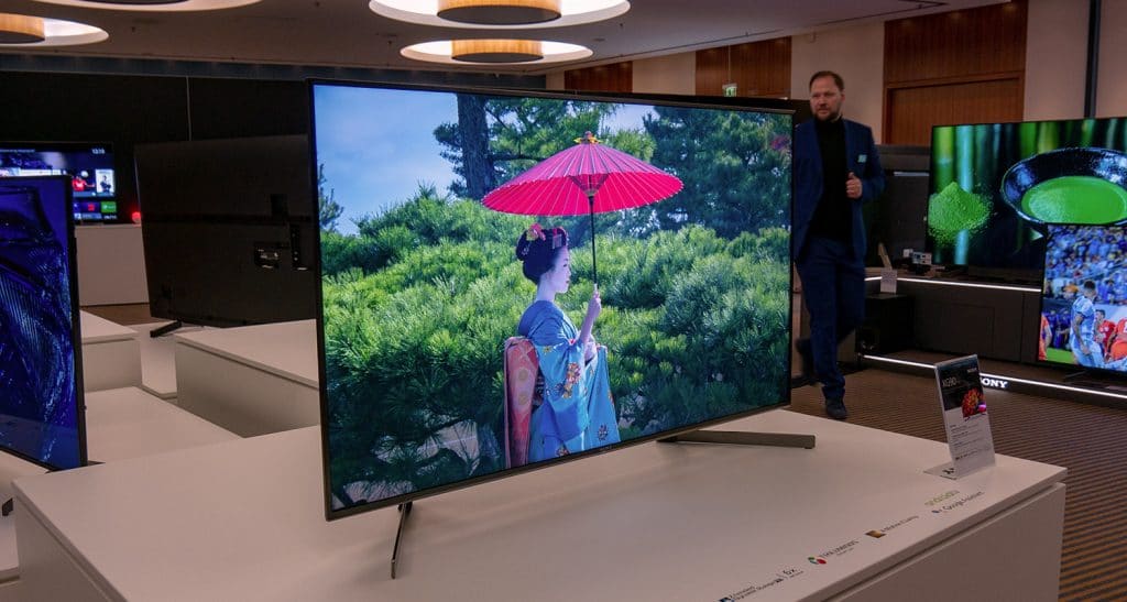 Der XG90 4K TV ist mit 49 Zoll relativ klein, dafür aber ausgestattet wie ein "Großer"