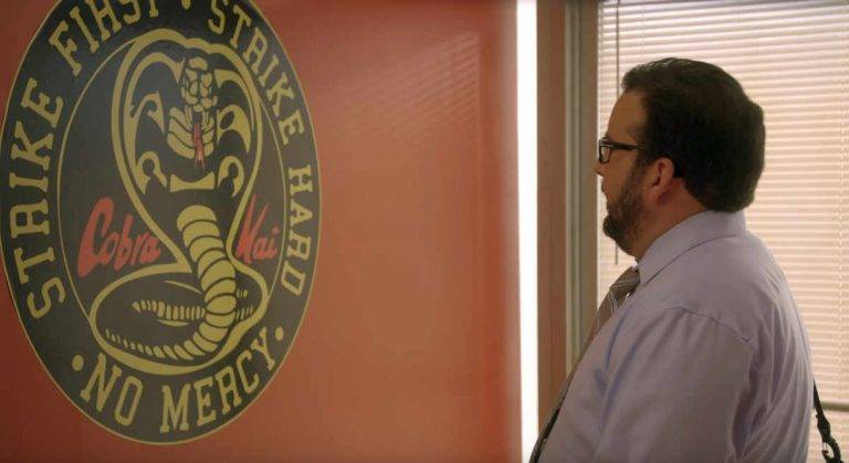 YouTube bietet seine Originals wie „Cobra Kai“ bald werbefinanziert an