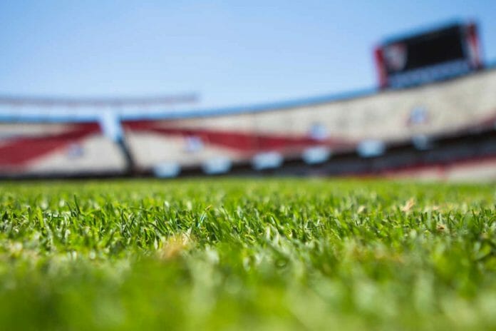 Die deutsche Fußball Bundesliga soll ab dem 15. Mai mit Geisterspiele forgesetzt werden