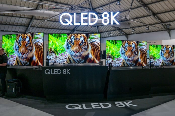 Samsung ist natürlich Gründungsmitglied der 8K Association und hat bereits zwei 8K Fernseher (Q900 & Q950R) auf den Markt gebracht