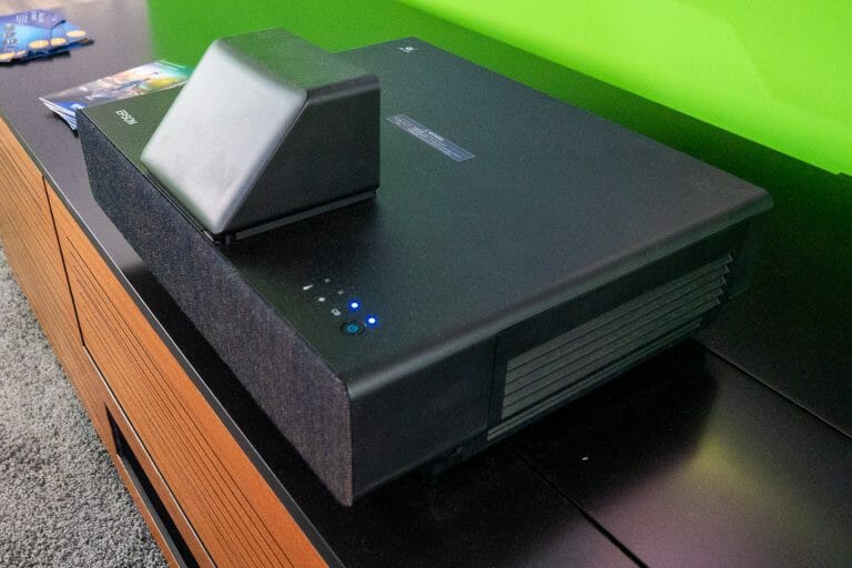 Epson EH-LS500B/W 4K HDR Heimkino-Projektor mit Laser-Lichtquelle