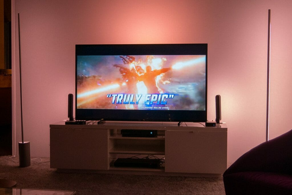 Philips Hue Play HDMI Sync Box Avengers: Endgame Trailer