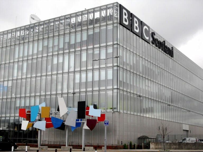 Vorbild für Deutschland? BBC solle laut Premierminister Rundfunkgebühren abschaffen