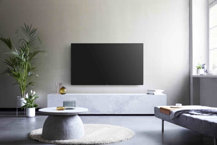 Panasonic-TV-HZW1004