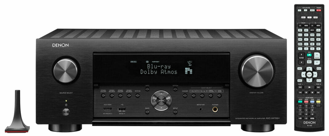 AVC-X4700H in Schwarz mit ge&ouml;ffneter Frontblende offenbart die Funktionstasten