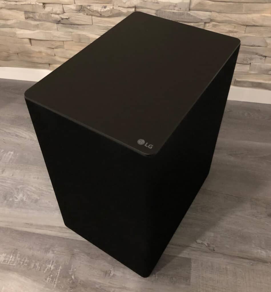 Nicht zu vergessen, der kabellose Subwoofer des DSN8YG-Systems