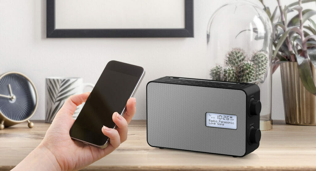 Musik, Podcasts oder Sprachnachrichten unkompliziert via Bluetooth auf dem Panasonic Digitalradio wiedergeben!