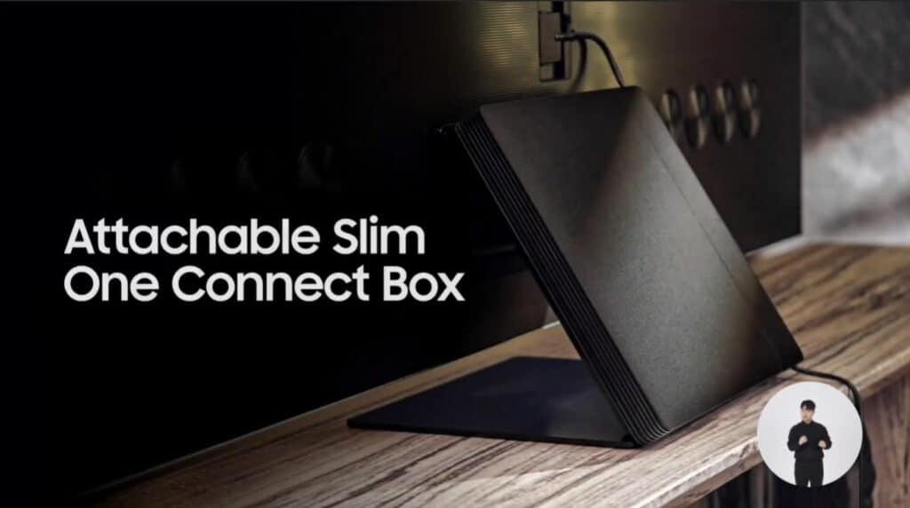 Die Slim One Connect Box kann am Standfuß angebracht oder frei im Raum platziert werden.