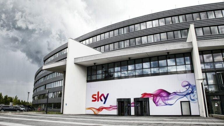 Sky Deutschland erhöht die Preise und könnte von Comcast verkauft werden