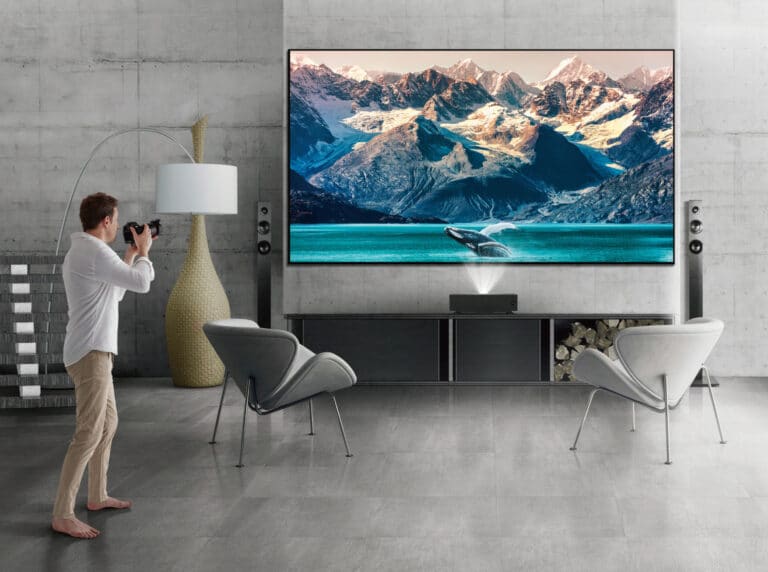 V7000i & V7050i: BenQ überarbeitet 4K-UST-Projektoren mit Filmmaker-Mode & Android TV