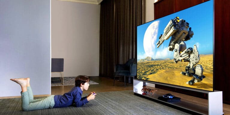 OLED kompakt: Gaming-TV mit 42 Zoll erscheint Anfang 2022