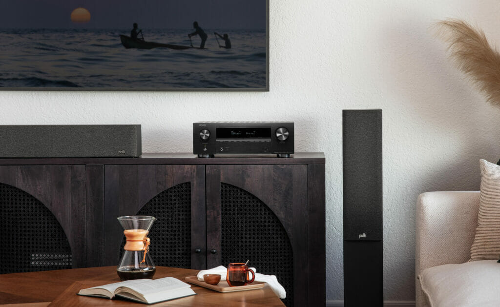 Der AVR-X1700H AV-Receiver mit Lautsprechern von Polk Audio (Sound United)