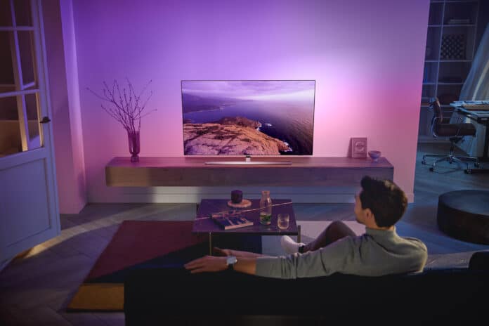 Der OLED807 von Philips erfüllt mit dem OLED Ex-Display (OLED Evo) die Hoffnungen der Fans