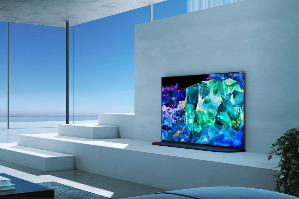 Mit dem Dual Style Design lässt sich der Standfuß nach vorne klappen und der A95K QD-OLED-TV ganz an die Wand schieben.