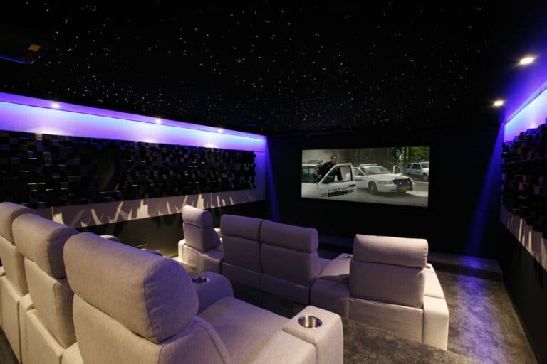 homecinema GmbH vertreibt  Skyline Heimkinolautsprecher exklusiv in der Schweiz