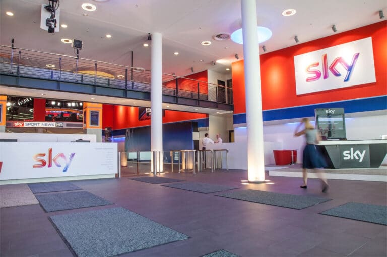 Sky geht gegen Piraterie vor: Umtauschaktion für Kunden im Kabelnetz von Vodafone