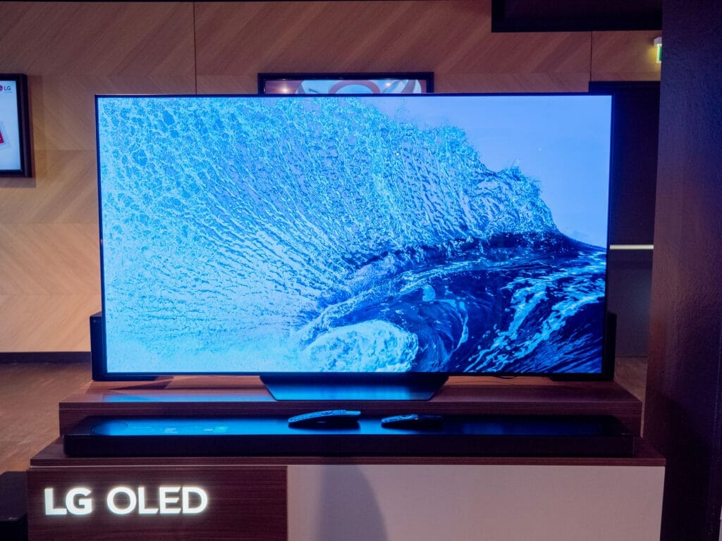 Frontabbildung des B2 OLED TV 2022 von LG Electronics
