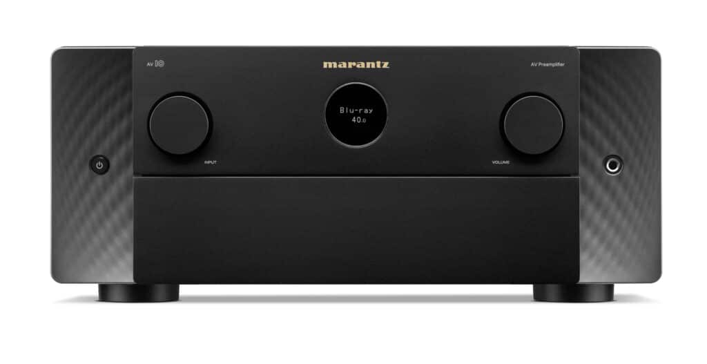 Die Marantz AV 10 Vorstufe für 15.4-Kanal-Sound (17.4 Pre-Outs). 