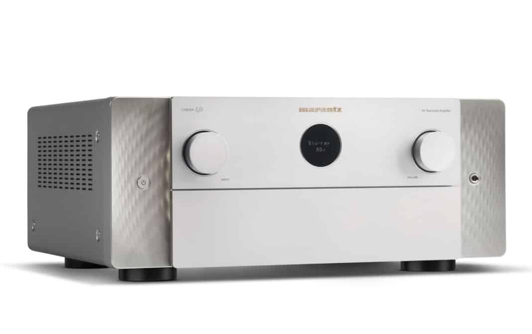 Marantz Cinema 40 Silber / Weiss in der Perspektive