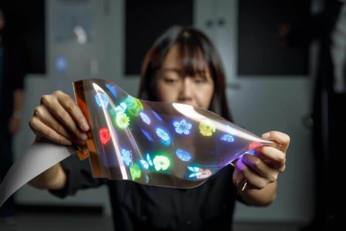 LG hat ein Micro-LED-Display mit Stretch-Funktion vorgestellt.