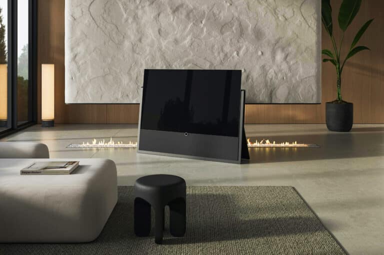Loewe startet den Verkauf des Iconic 4K OLED TV mit recyceltem Kunststein