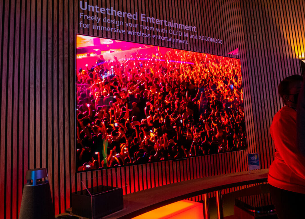 Der LG M3 Wireless TV l&auml;sst sich auch mit Soundsystemen wie XBOOM 360 via Bluetooth verbinden
