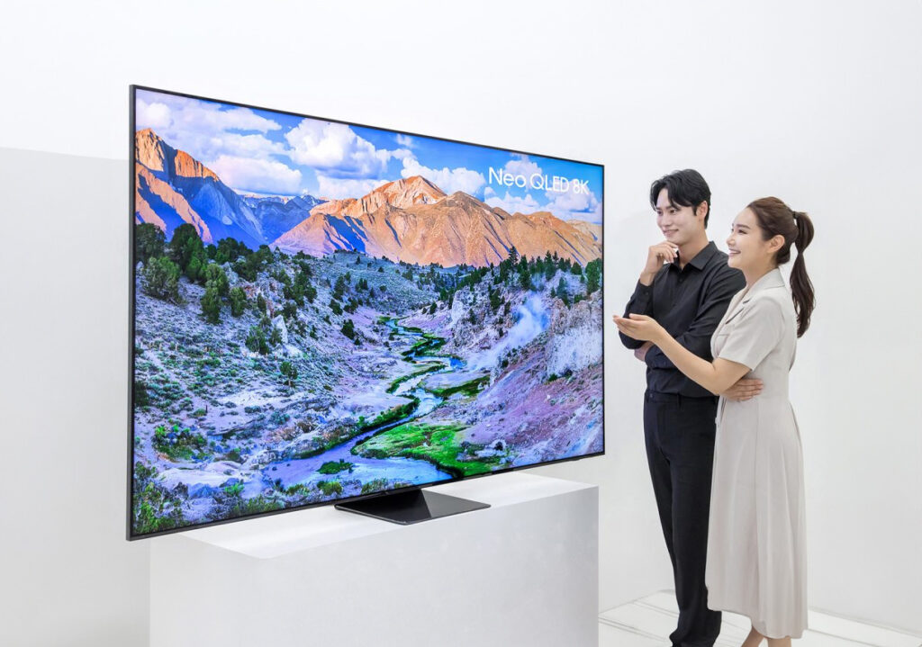 Heimkino im XXL-Format mit 98 Zoll: QN990C 8K NEO QLED von Samsung