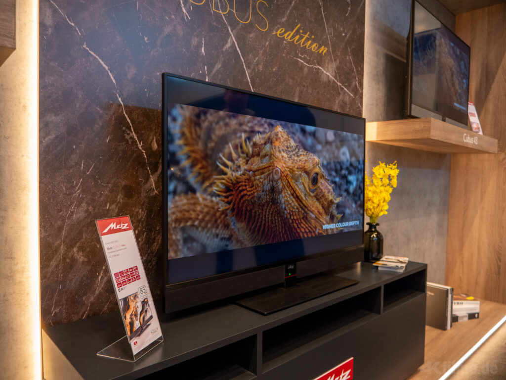 Die nach vorne gerichteten Lautsprecher des Cubus Edition 4K-HDR-TV sollen einen kraftvollen und detaillierten Klang abliefern