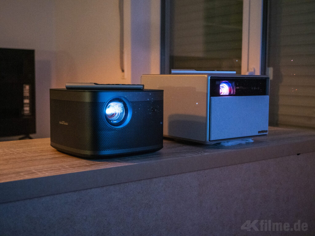 Der Horizon Pro (Vorgänger) links, rechts der neue Horizon Ultra von XGIMI