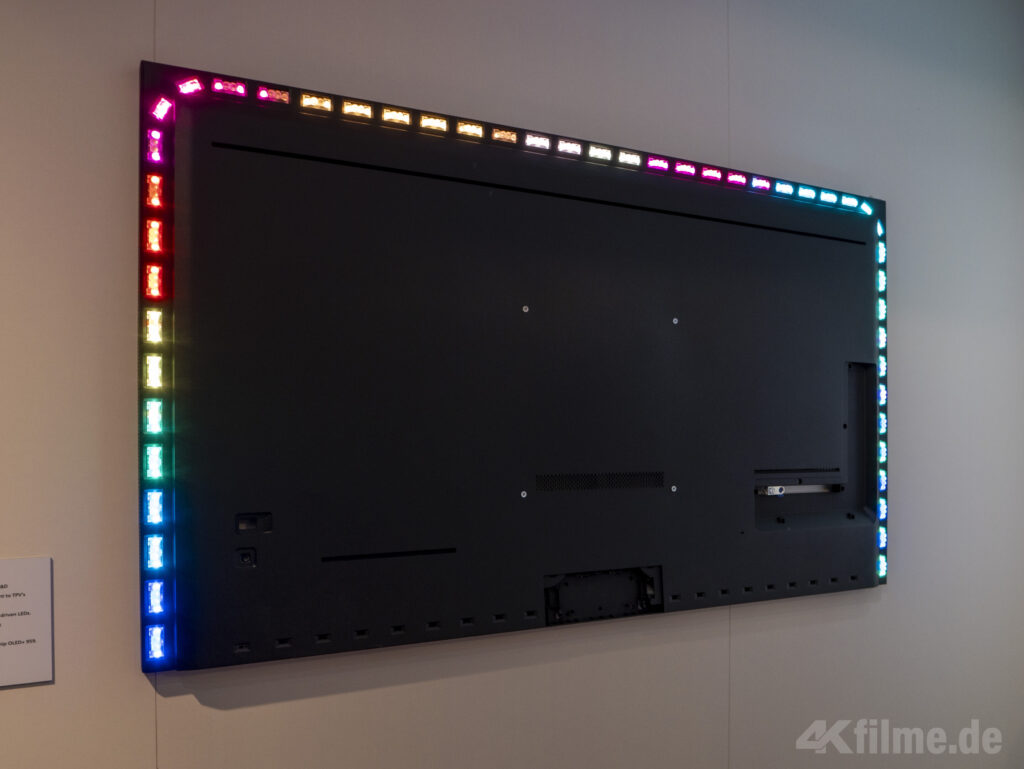 Ambilight Plus arbeitet im OLED+959 auf drei Seiten