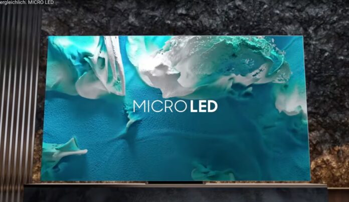 Samsung zeigt einen transparenten Micro LED auf der CES 2024.