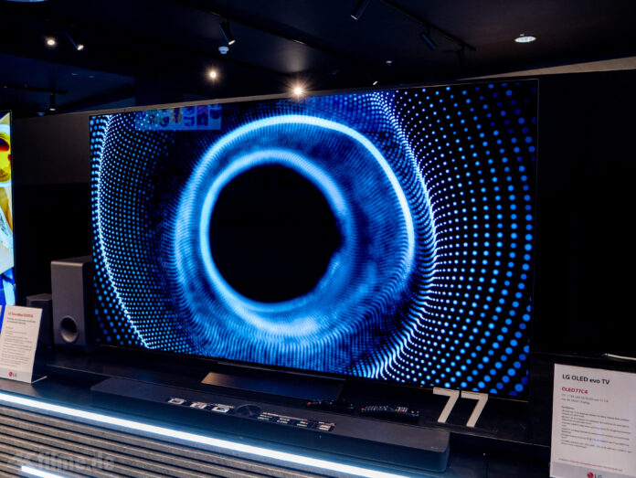 Der 77 Zoll LG C4 OLED TV 2024 wird bis zu 800 Euro günstiger (UVP)
