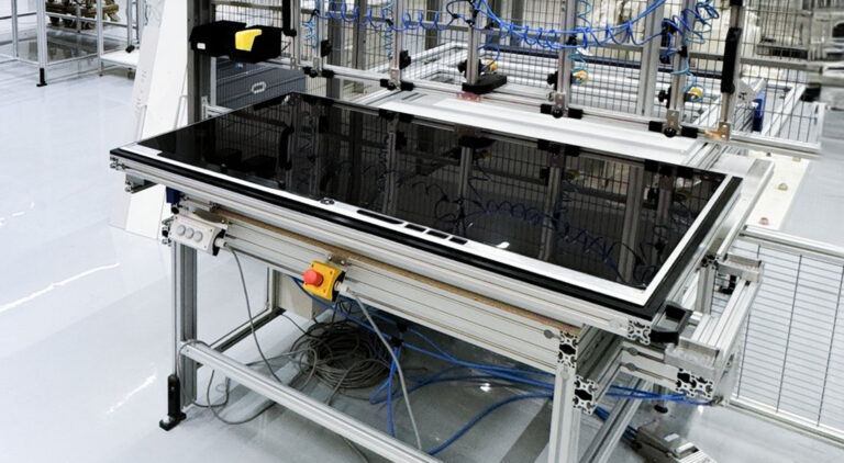 Loewe fertigt eigene OLED-Module in Deutschland