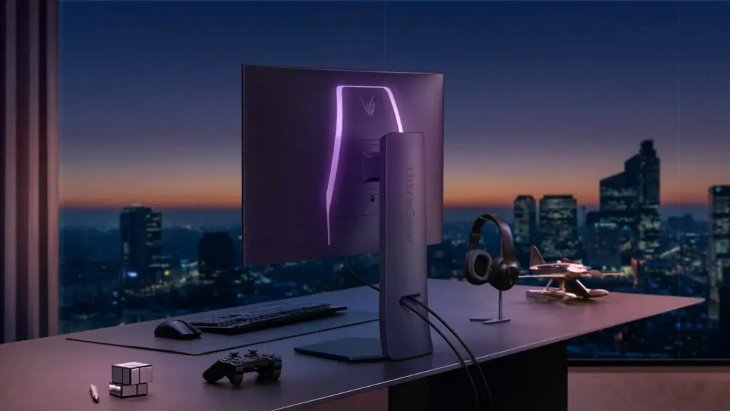 Hinten am Ständer sitzt eine RGB-Hintergrundbeleuchtung.
