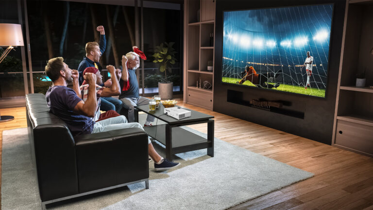 BenQ TK710 und TK710STi: 4K-Beamer mit HDR und Gaming-Features veröffentlicht