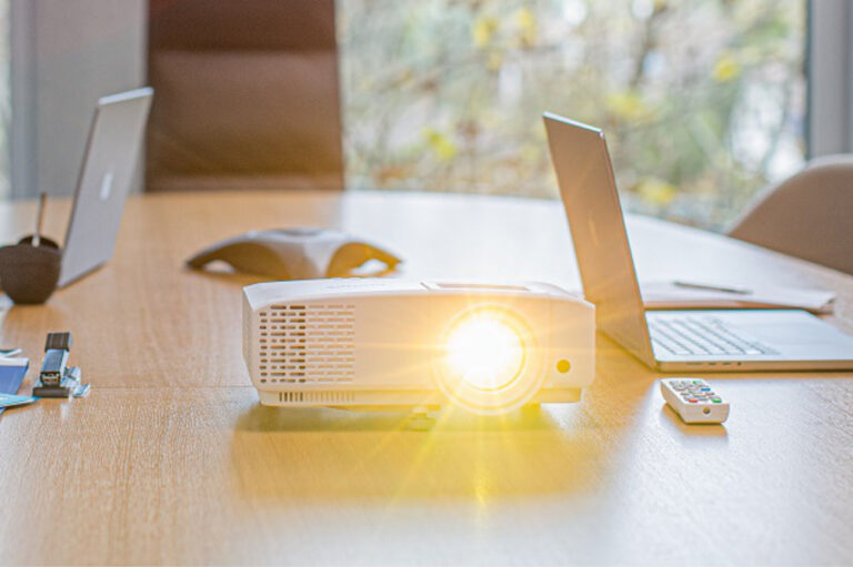 Philips ProPix 650 und 850: Zwei neue Beamer mit 4.000 Lumen