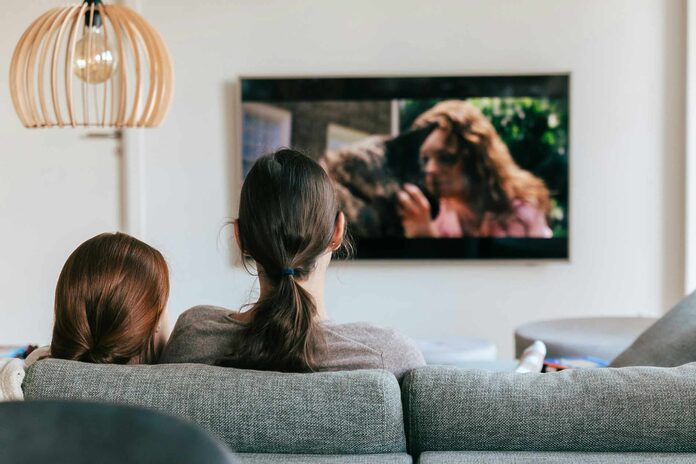 Streaming wächst weiterhin, aber das Fernsehen behält seine Relevanz.